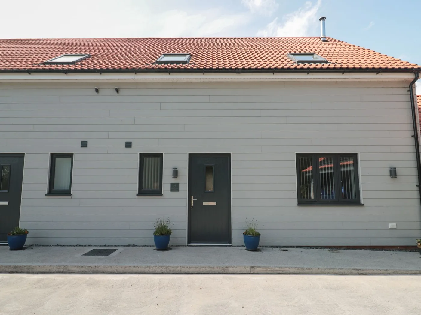 3 The Stables