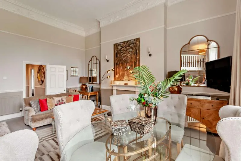Argyle Riverview Apartment