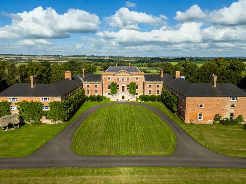Earnshill House