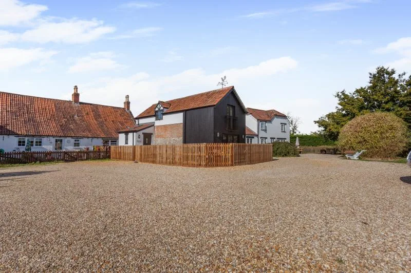 Pickwick Cottage