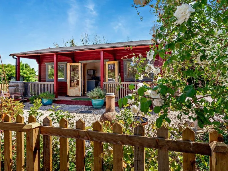 Red Apple Lodge