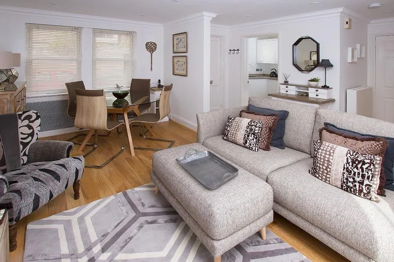 River Street Mews