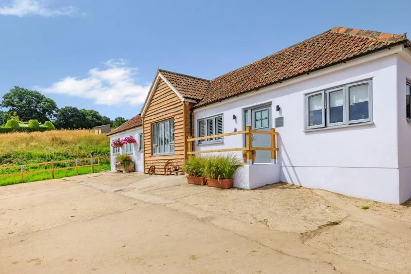 The Milking Parlour - Heavenly Views Cot
