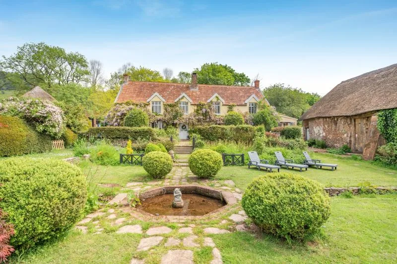 Wisteria Farmhouse - Somerset